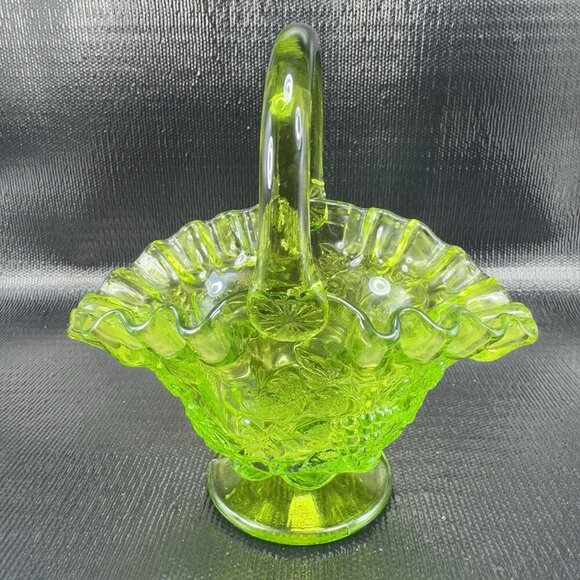 VTG Westmoreland Glass Basket Dish Bowl Paneled Grape Pattern Green Glass Marked - Picture 13 of 15